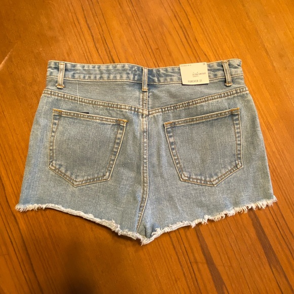 NWT Forever 21 Denim Shorts - Picture 2 of 3